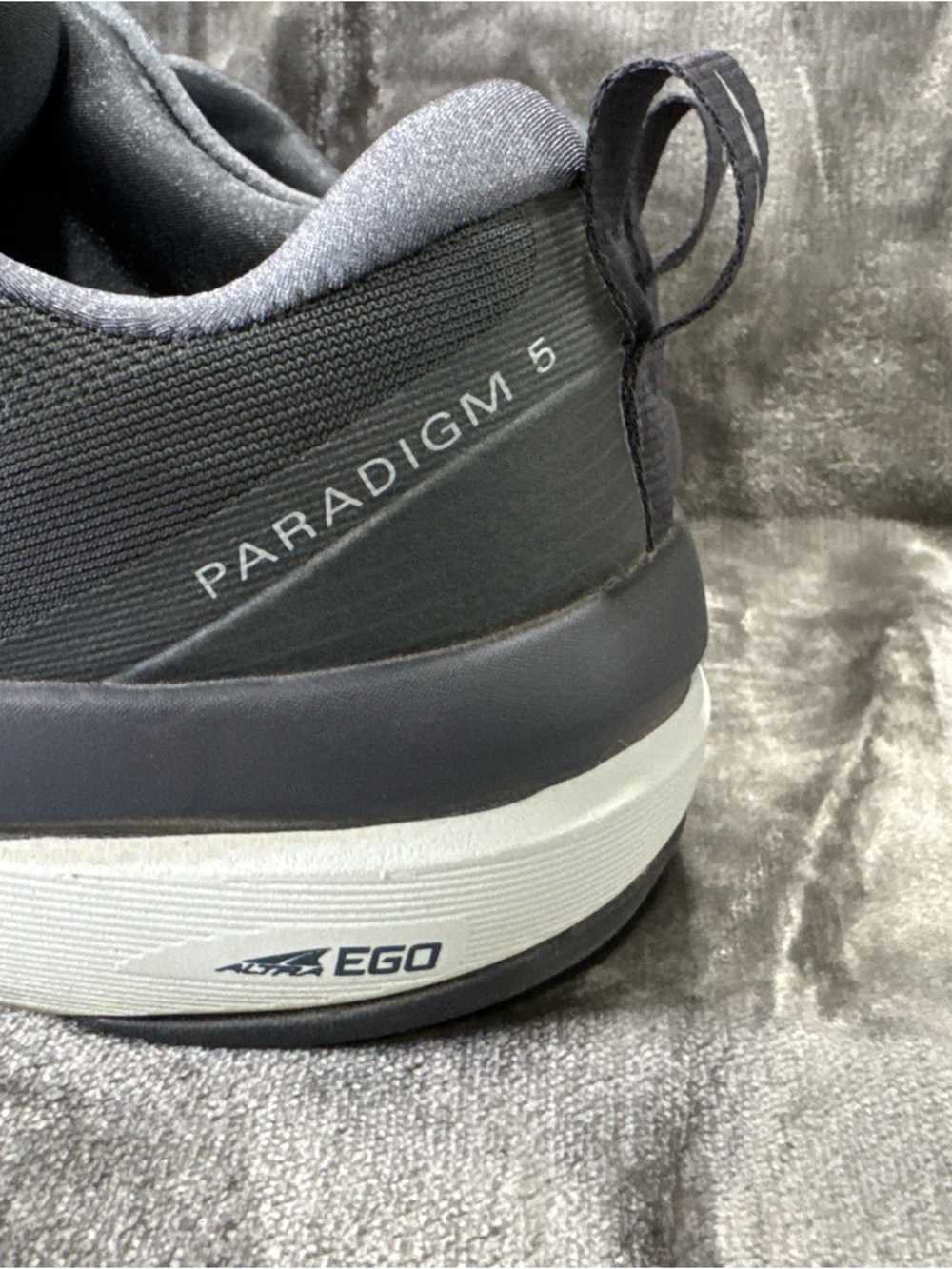 Altra Paradigm 5 Men’s Cushion Running Shoes - Gray & Charcoal - Picture 5 of 7